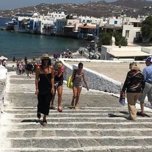 Meet your Posher, Dorina